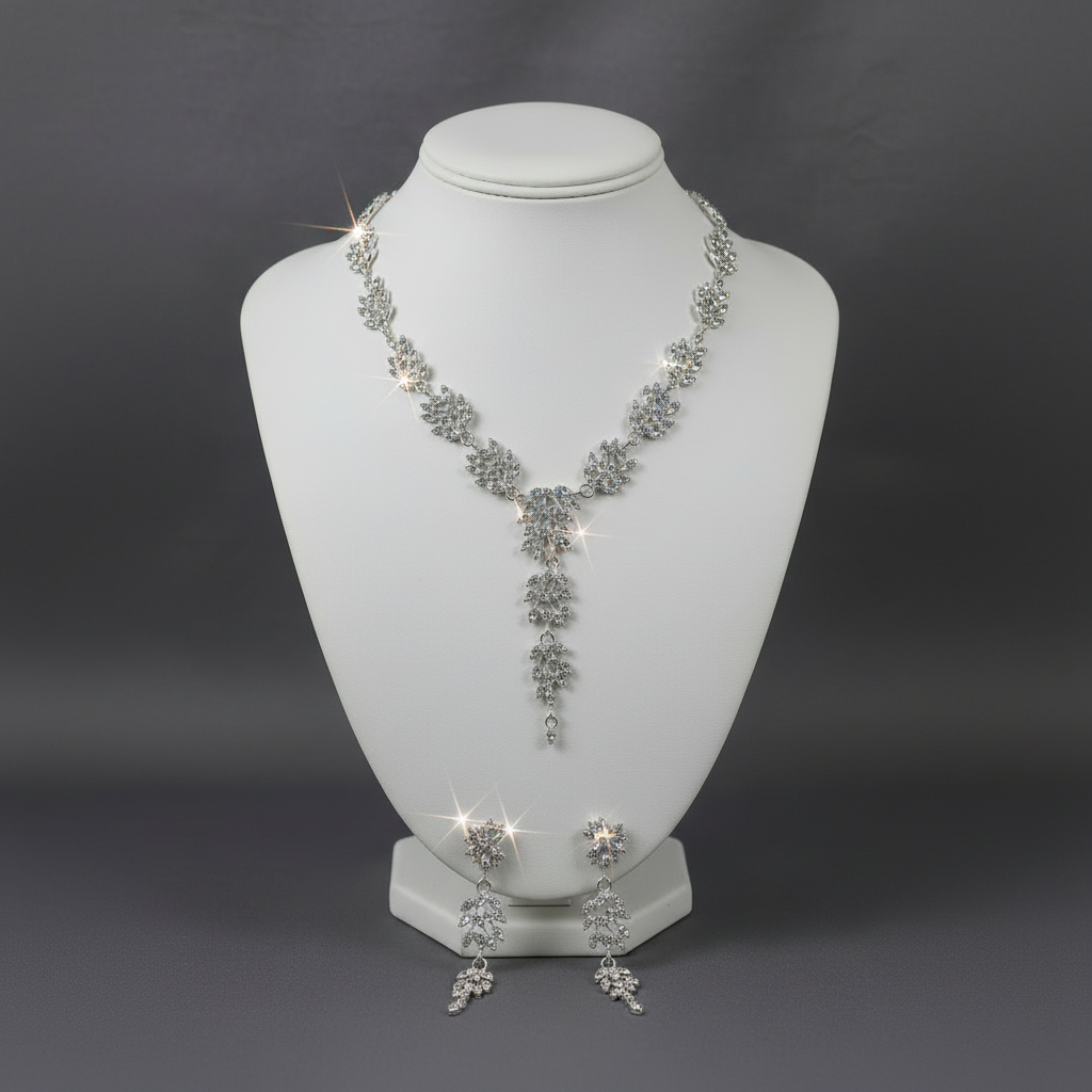 طقم المجوهرات على عارضة - نسبة 1:1