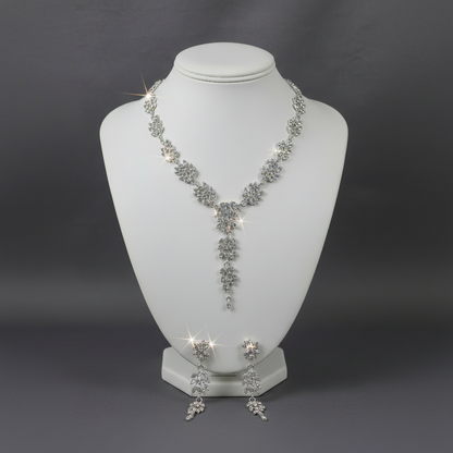 طقم المجوهرات على عارضة - نسبة 1:1