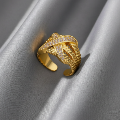 خاتم بتصميم متقاطع