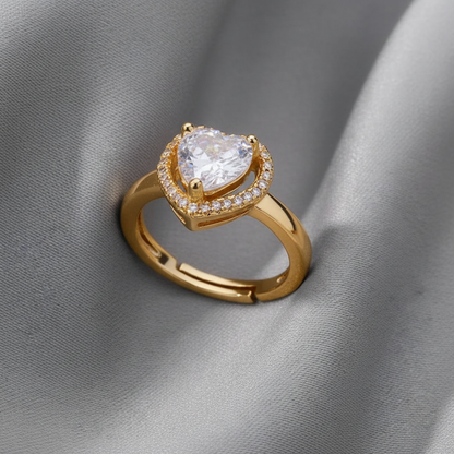 خاتم بحجر مركزي كبير