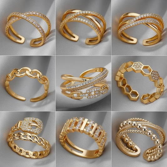 مجموعة خواتم ذهبية على خلفية قماشية رمادية