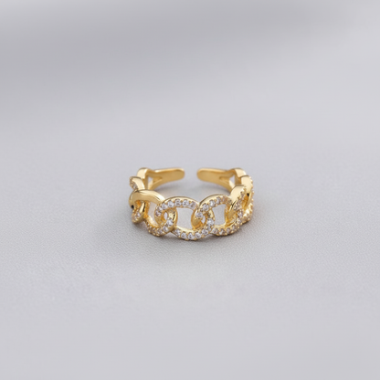 خاتم ذهبي بتصميم السلسلة