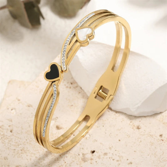 Elegantes Damen Armband aus Edelstahl mit schwarzem Herz | Wasserfest - Mein Shop